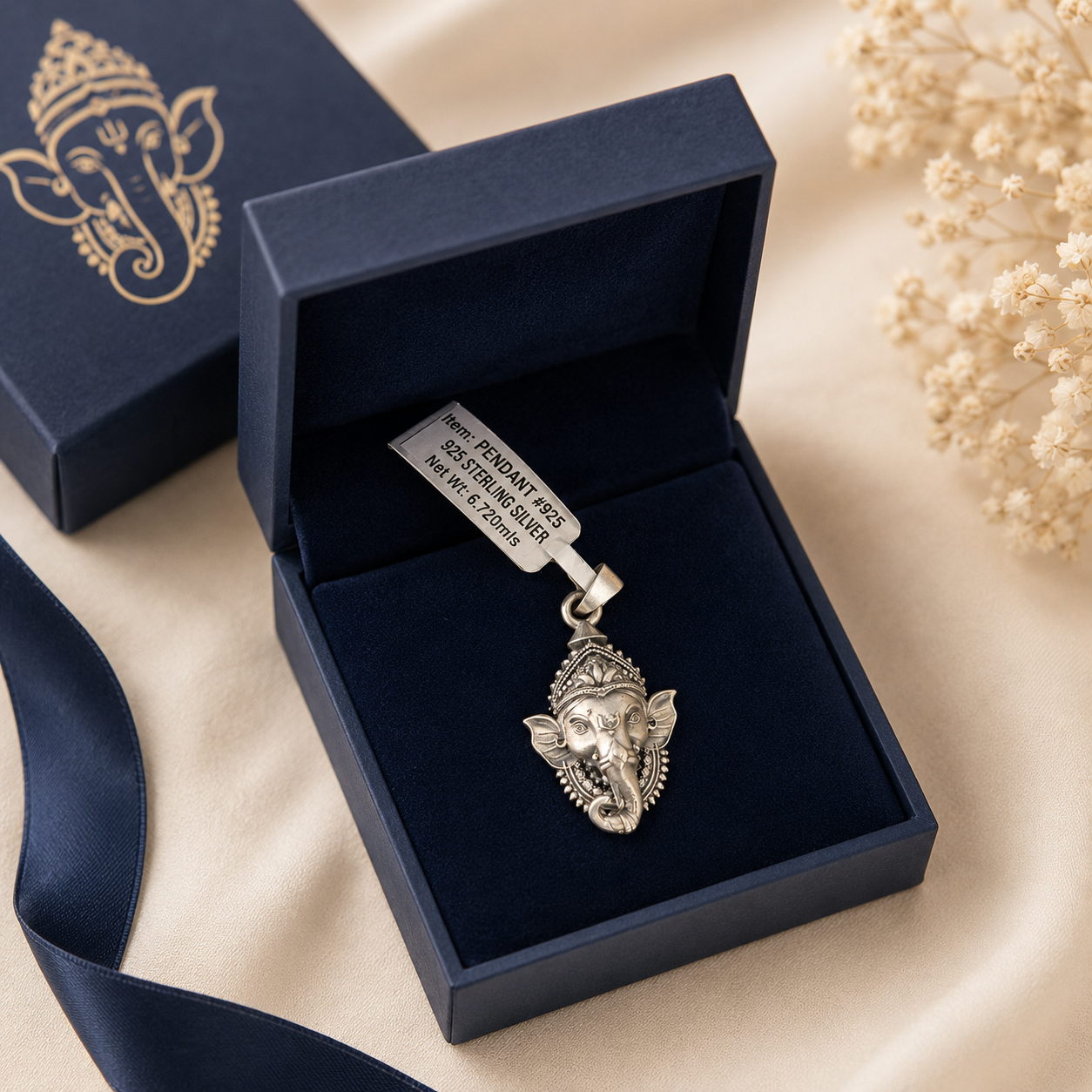 Man pendant